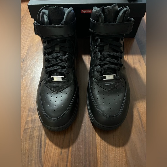 SUPREME X NIKE AIR FORCE 1 AF1 MID 'BOX LOGO - TRIPLE BLACK' Men’s Size 11 - Picture 3 of 12